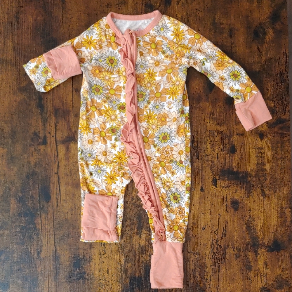 VGUC Tullabee 3-6 mo Bamboo Floral Zippy Fold Over Hands & Foot